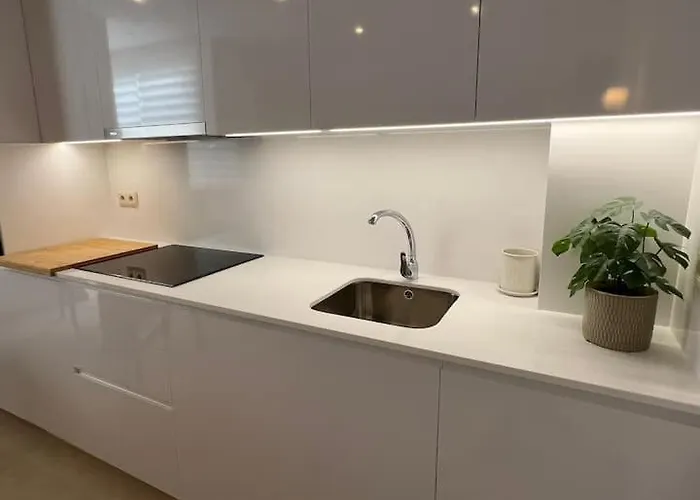 La Canela نيرخا